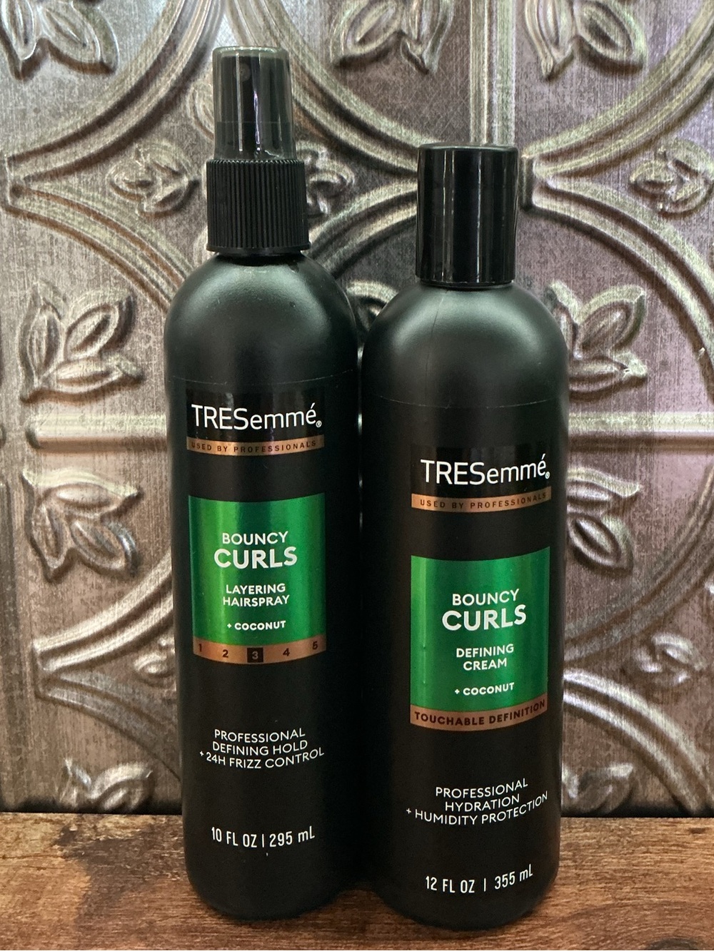 TRESemmé Bouncy Curls Coconut Layering Hairspray & Defining Cream - Black/Green